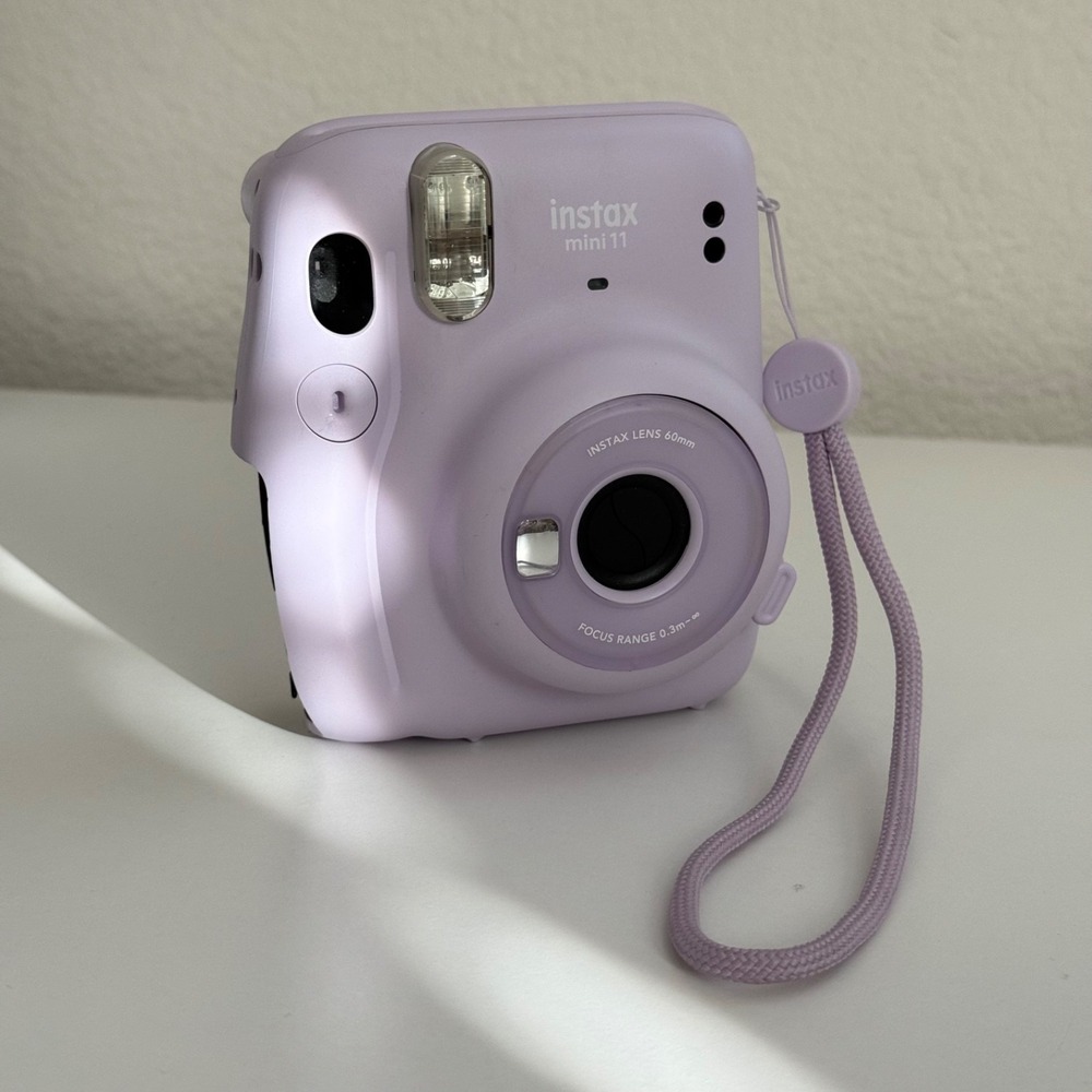 Fujifilm Instax Mini 11 Instant Camera Lilac Purple NO BATTERY COVER Untested